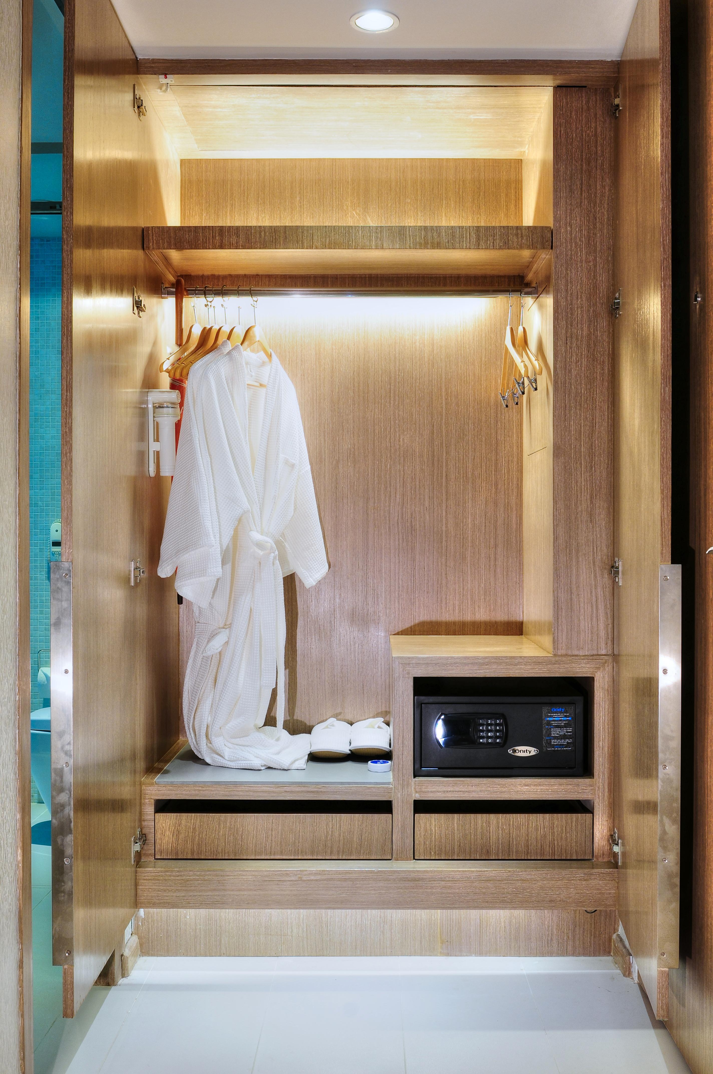 Отель Citrus Sukhumvit 13 Nana Bangkok By Compass Hospitality - Newly Renovated Экстерьер фото