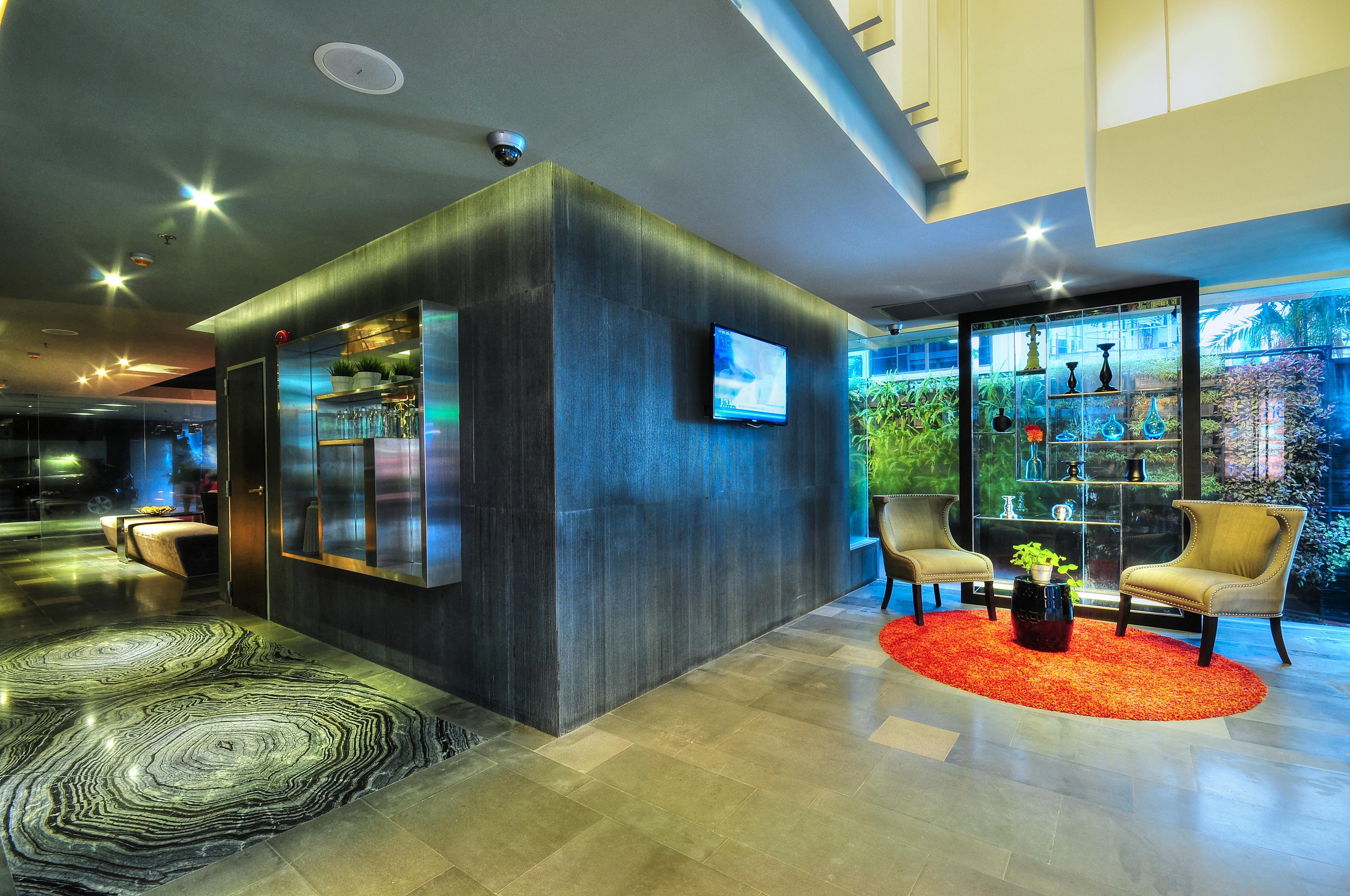 Отель Citrus Sukhumvit 13 Nana Bangkok By Compass Hospitality - Newly Renovated Экстерьер фото
