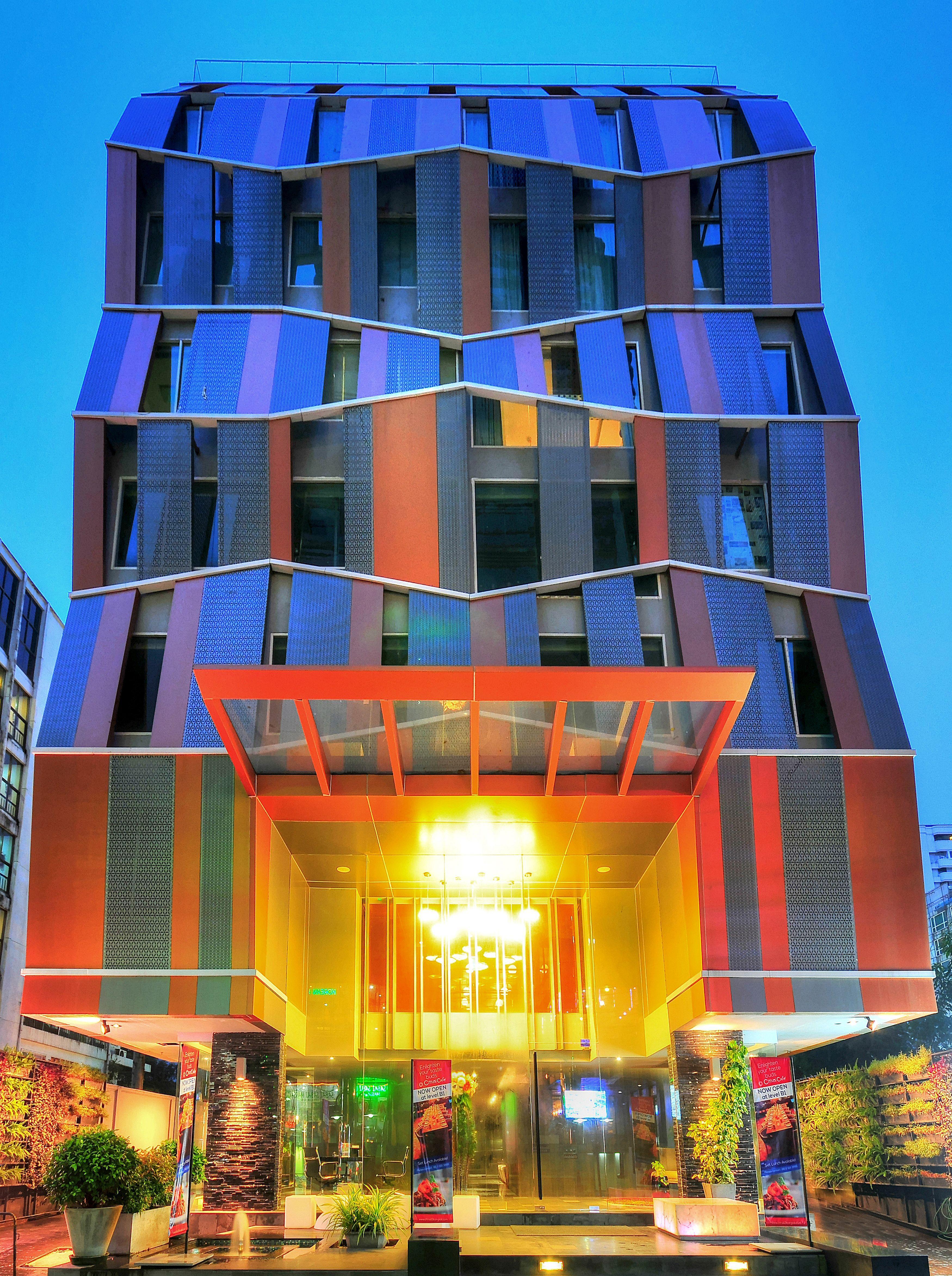 Отель Citrus Sukhumvit 13 Nana Bangkok By Compass Hospitality - Newly Renovated Экстерьер фото