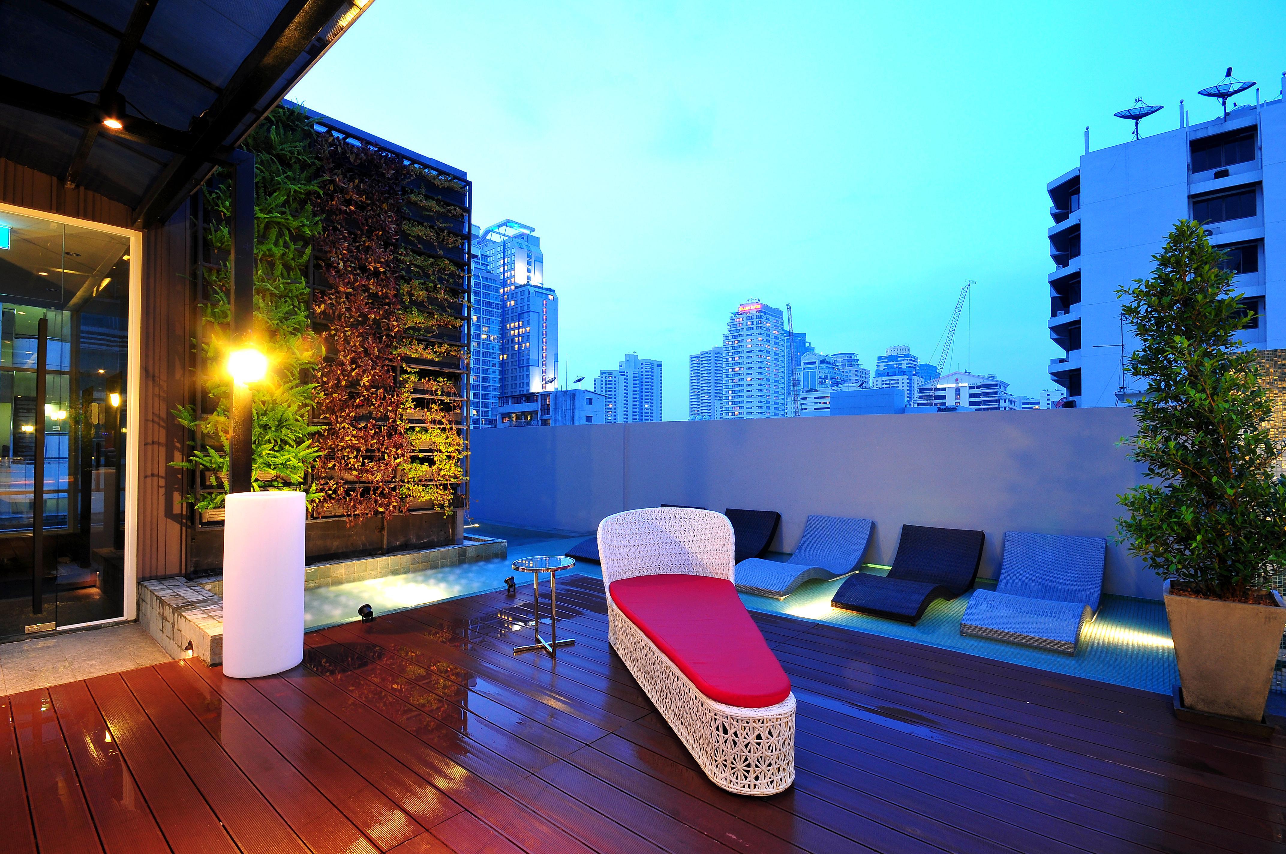 Отель Citrus Sukhumvit 13 Nana Bangkok By Compass Hospitality - Newly Renovated Экстерьер фото