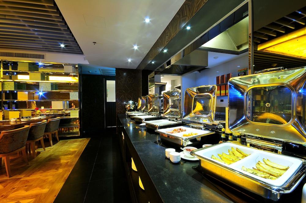 Отель Citrus Sukhumvit 13 Nana Bangkok By Compass Hospitality - Newly Renovated Экстерьер фото