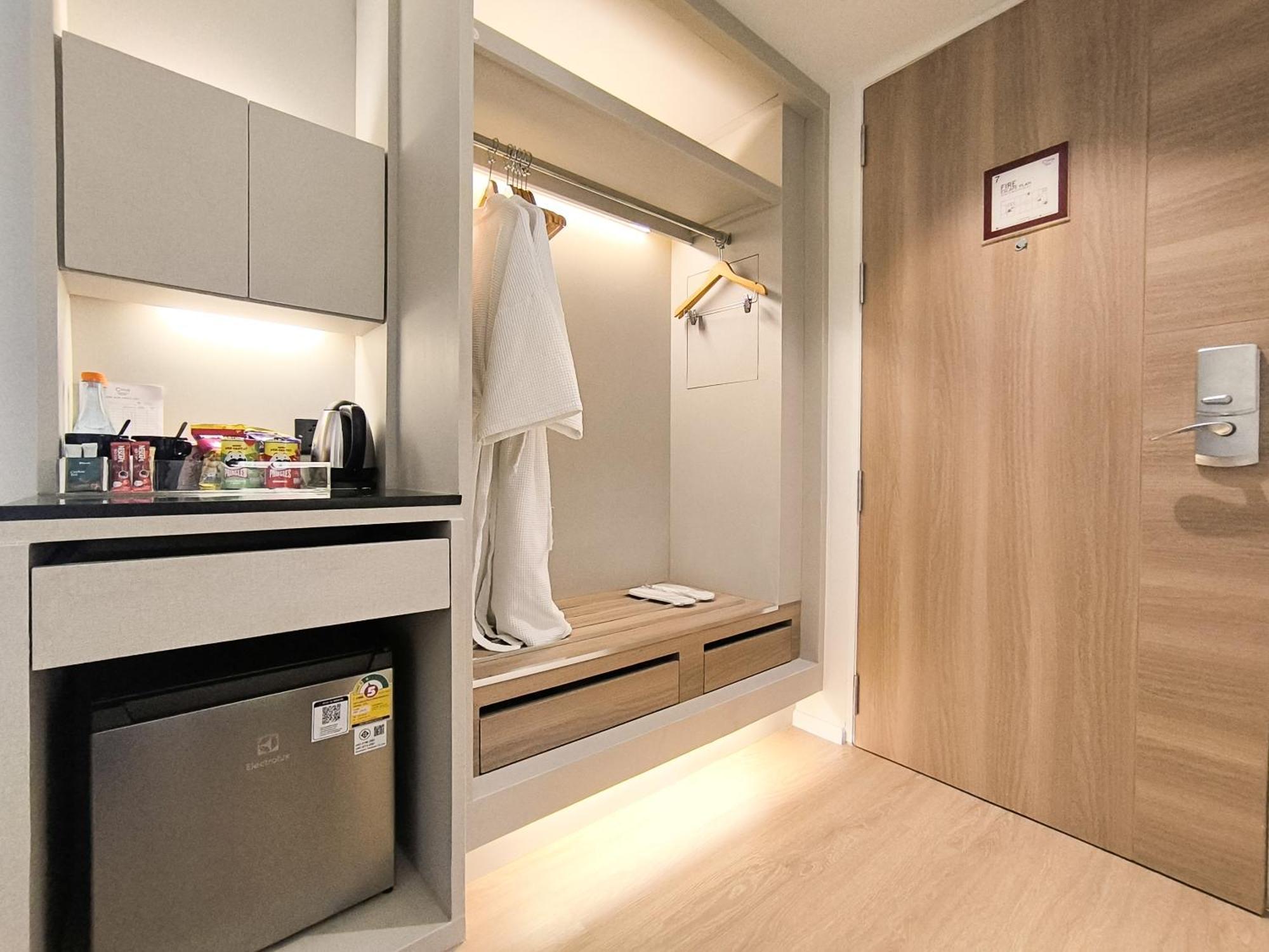 Отель Citrus Sukhumvit 13 Nana Bangkok By Compass Hospitality - Newly Renovated Экстерьер фото